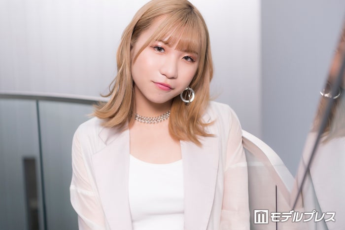MAYU(リトグリ)の声や歌が下手？出身・身長とカップ数・彼氏を総まとめ【Little Glee Monster】 | Arty[アーティ ...