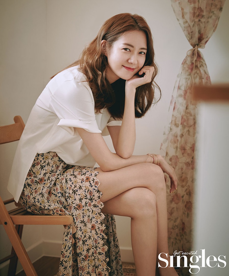 【フォト】春の日差しのようなイ・ヨウォン＝「Singles」-Chosun online 朝鮮日報