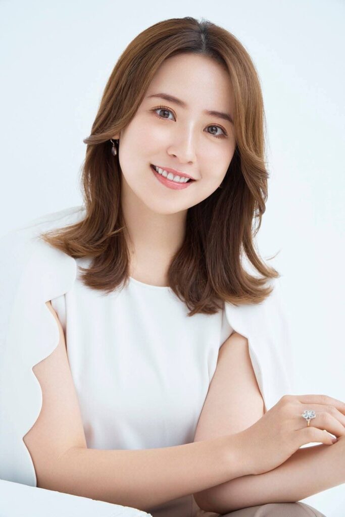 衛藤美彩「みさ先輩論」とは?|人気と性格から読み解く愛される理由